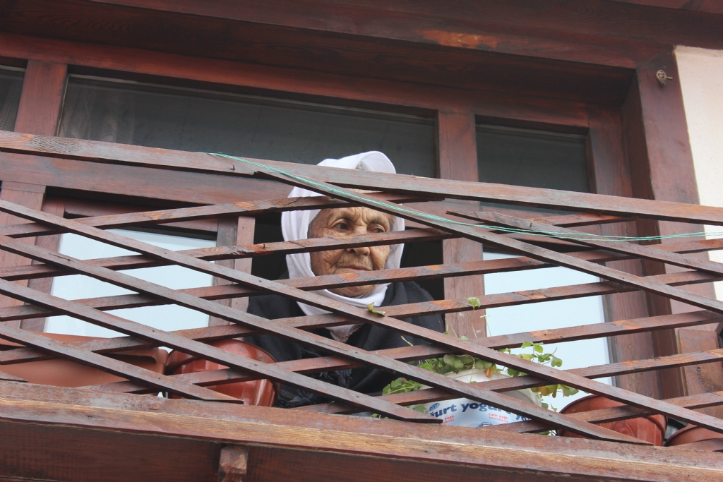 Y�llar�n yorgunlu�u �izgilerde gizli..