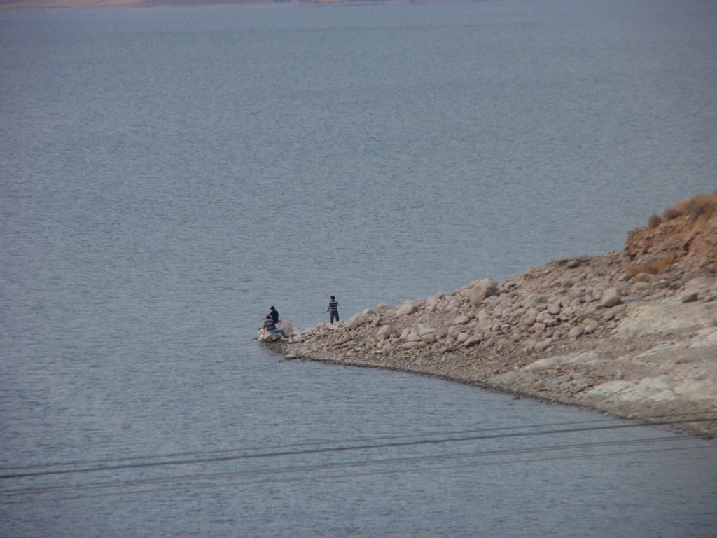 Elaz�� Keban Baraj� Bal�k Tutanlar