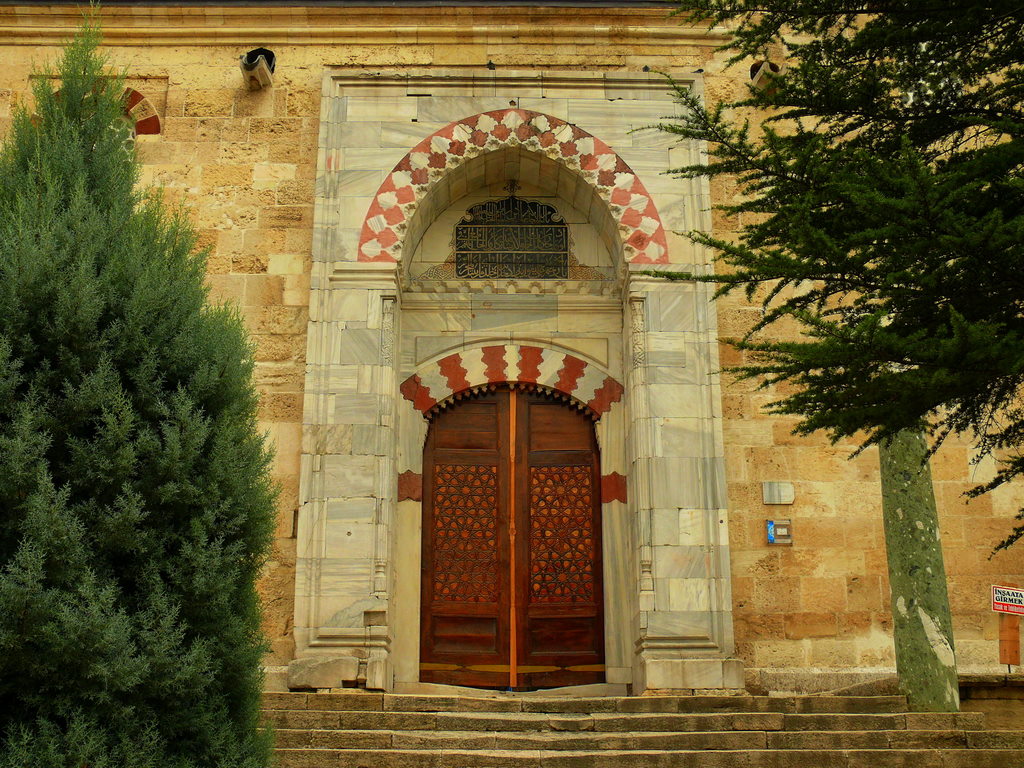  Minareli Cami'nin Kaps