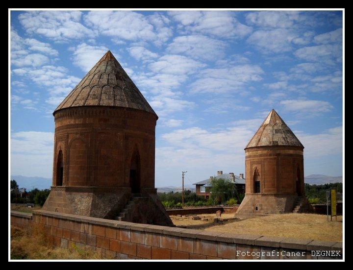 ifte Kmbet ve Bulutlar-Ahlat 