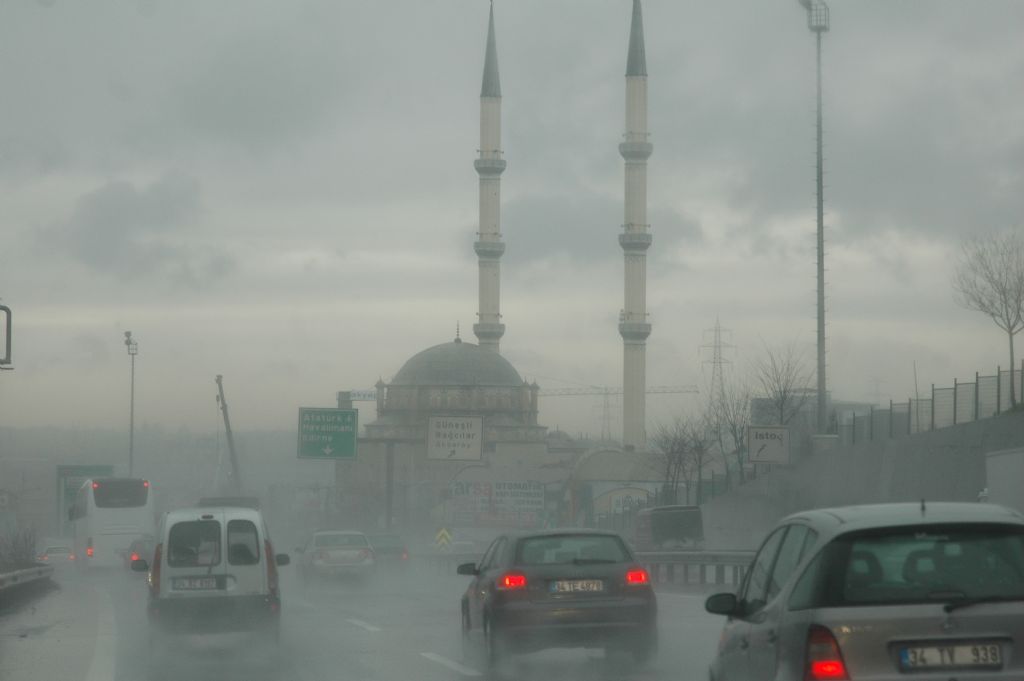 bu sabah yamur var stanbul'da