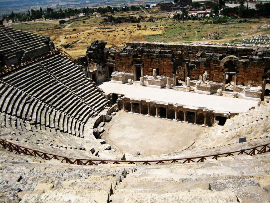 Denizli'de Bir Antik Tiyatro 