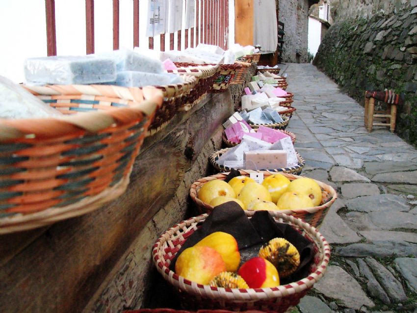 irince sokaklarnda renkli sabunlar