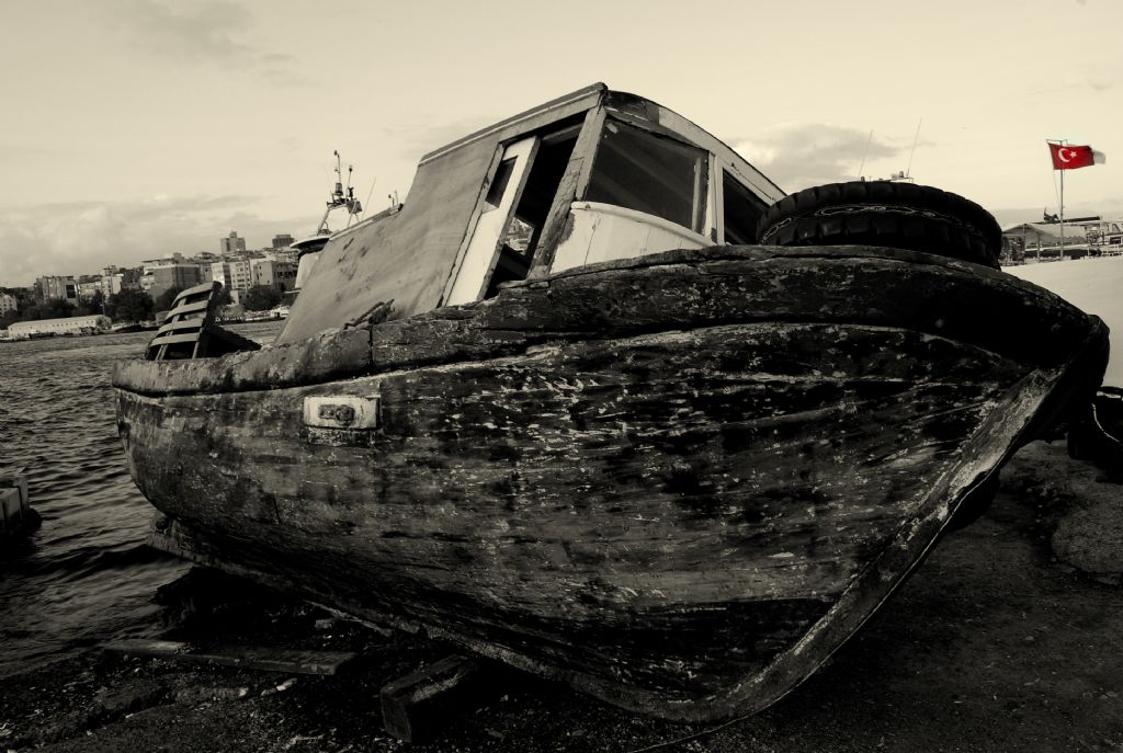 Maziden Selam Bir Ben Birde Bayrak
