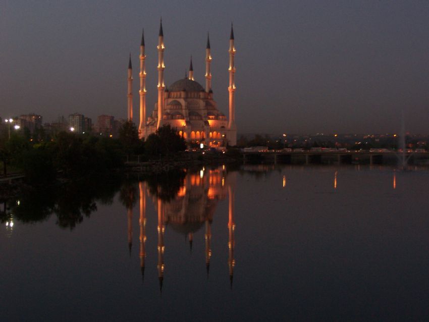 merkez cami yansma adana