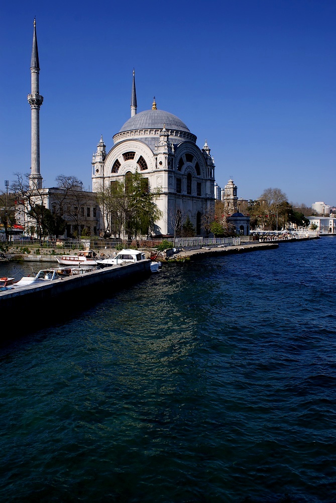 Dolmabahce camii