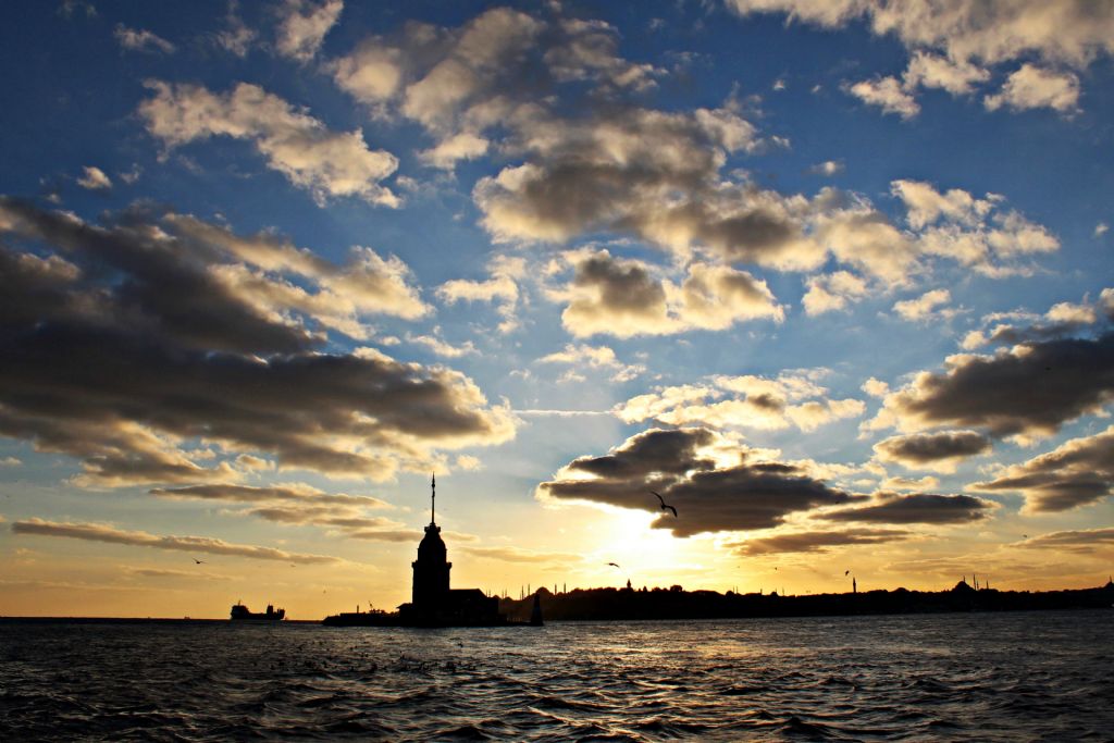 stanbul'un simgesi KIZ KULES