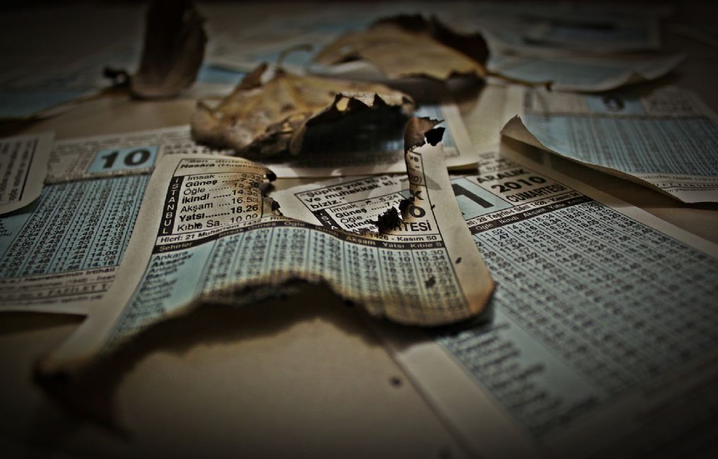 takvimlerden yapma bi kprden geiyorum