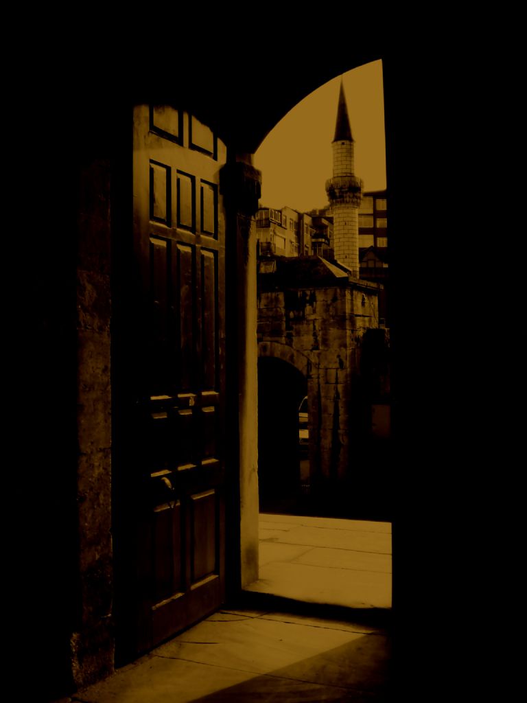 kap�n�n ard�ndaki �ehir