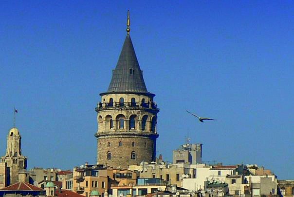 istanbul kanatlarmn altnda