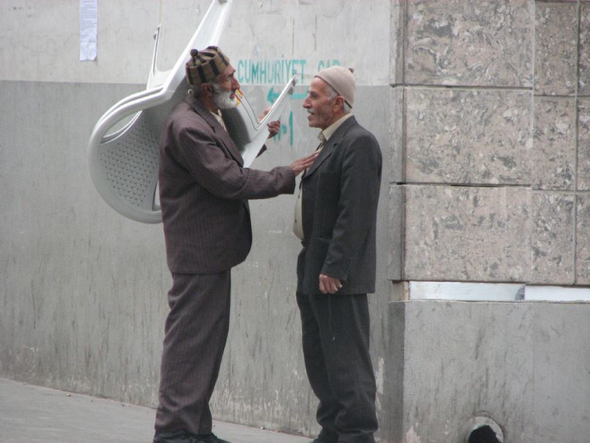 Y�re�ini Ellemek Bir Dostun