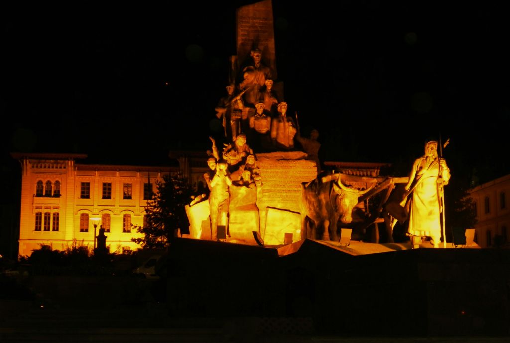 cumhuriyeti b�yle kurduk...