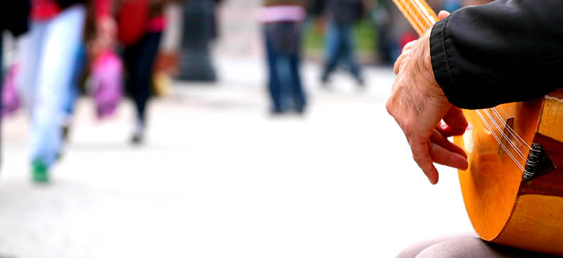 Bana bir saz verin!..