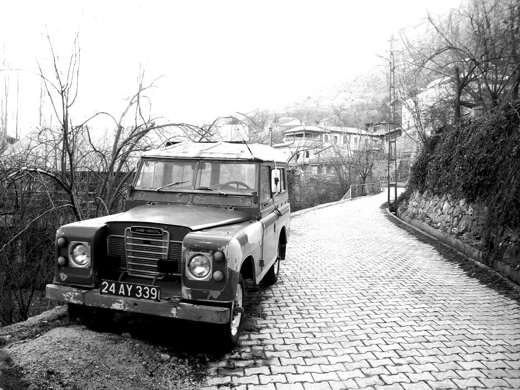 Land-Rover