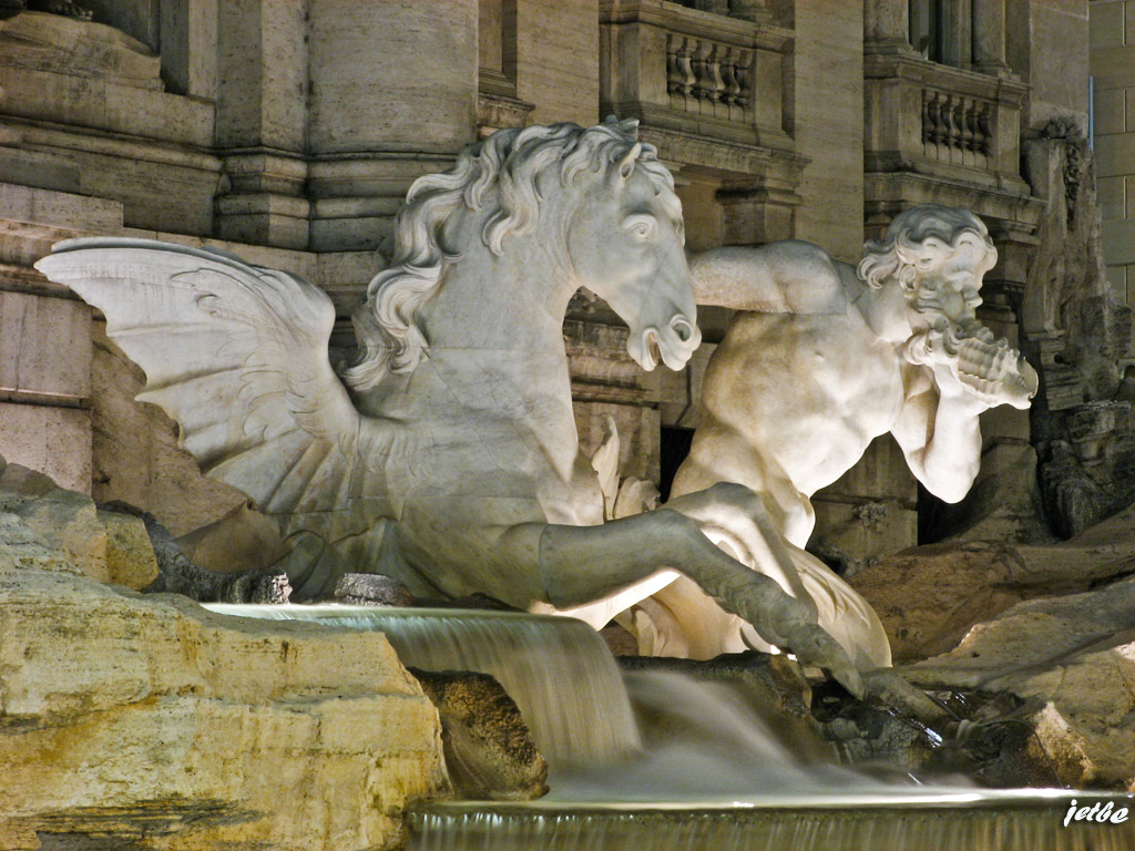 fontana de trevi den bir kare