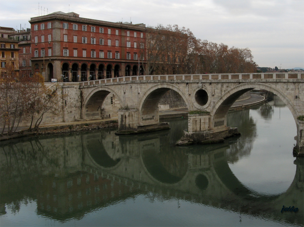 bridge on the tiber river -rome