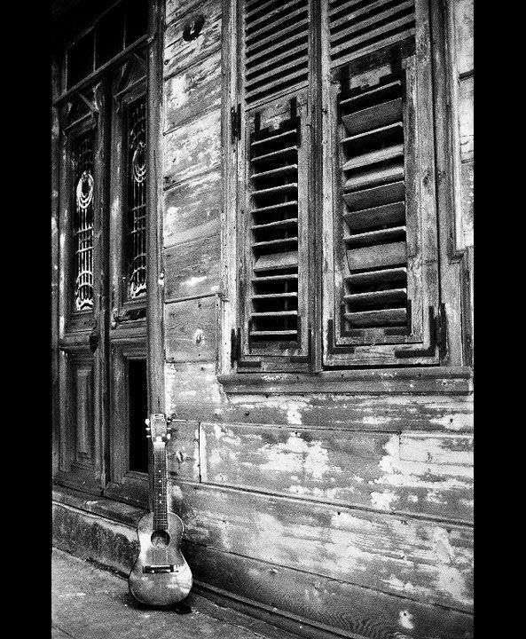 Yalnizligin Bir Adi...