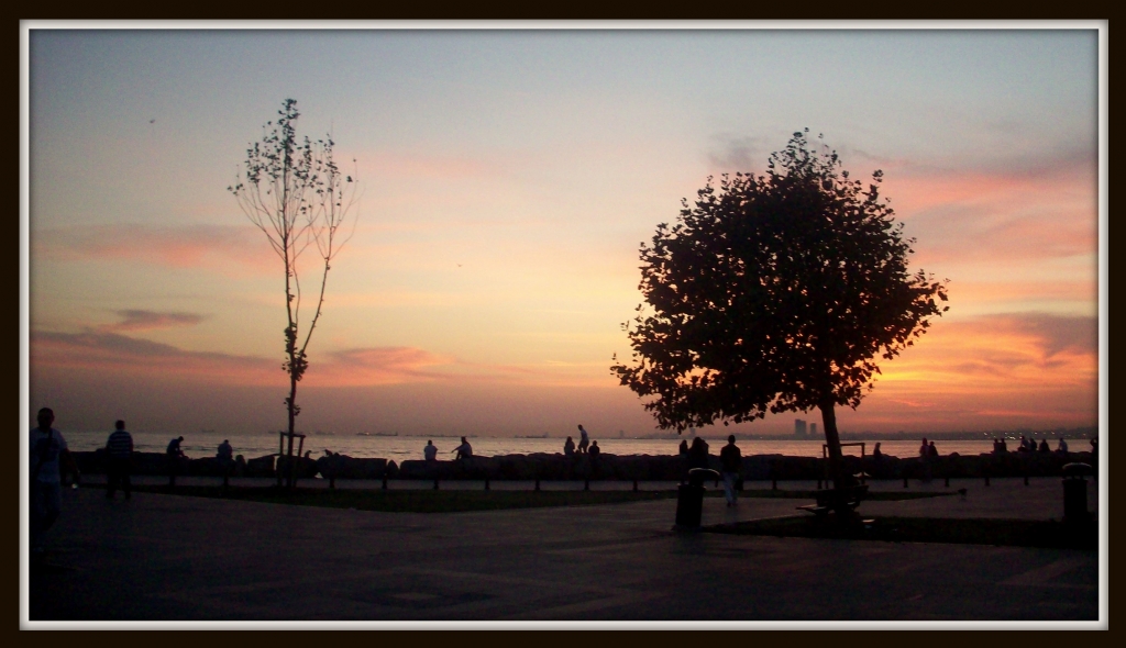 Kad�k�y sahilinde g�n bat�m�...