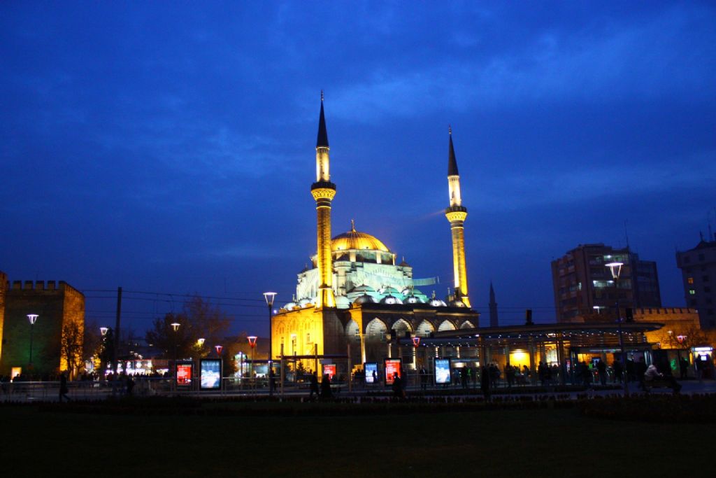 Meydan Camii