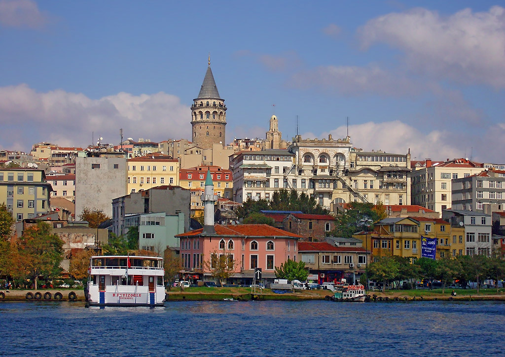 Galataya uzaktan bak