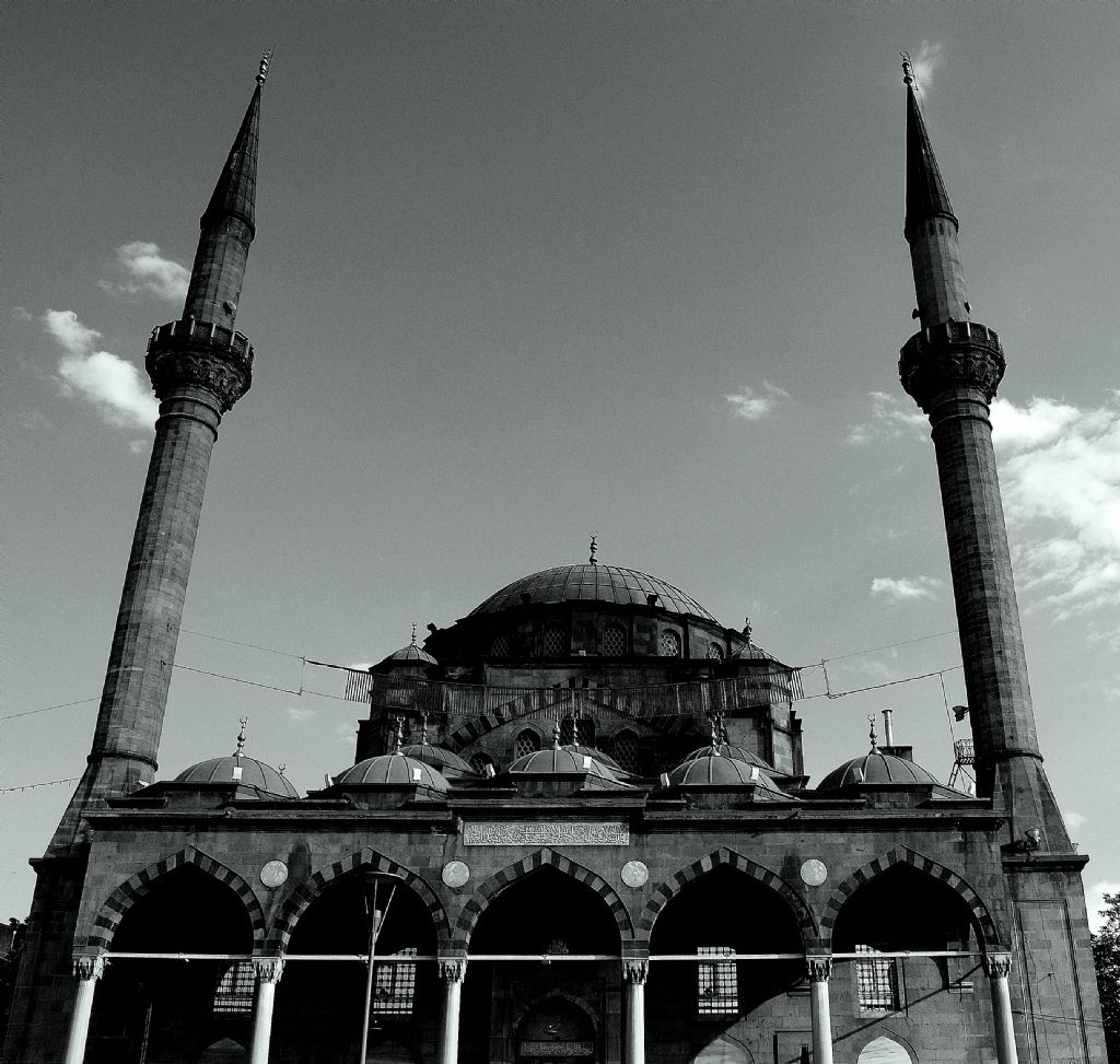 B�r�ng�z Camii