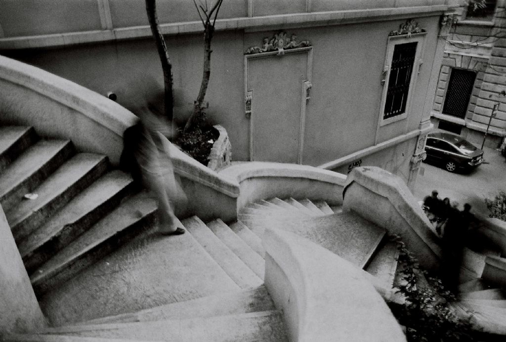 Kamondo Merdiveninde nsanlar...