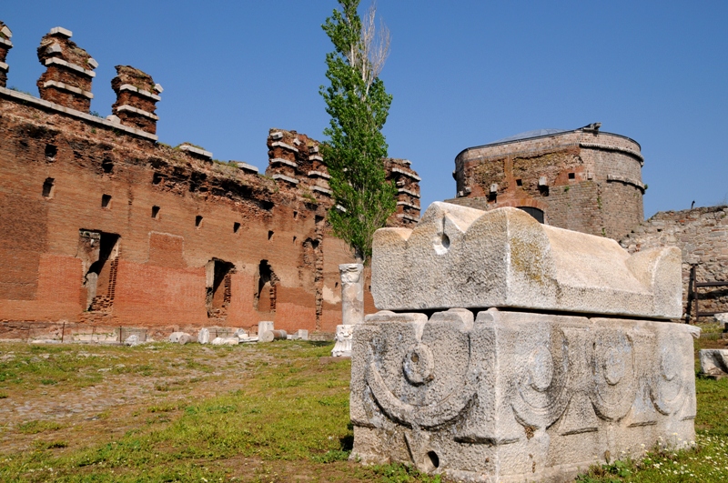 K�z�l Avlu Tap�na��