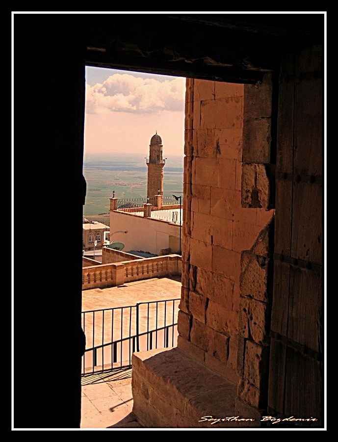 Zinciriyeden  Penceresinden Ulu Camii Minaresi