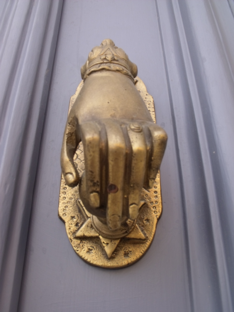 A� kap�y�, ben geldim.