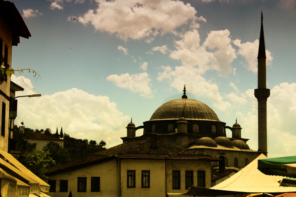 G�k Kubbede Ho� Bir Seda