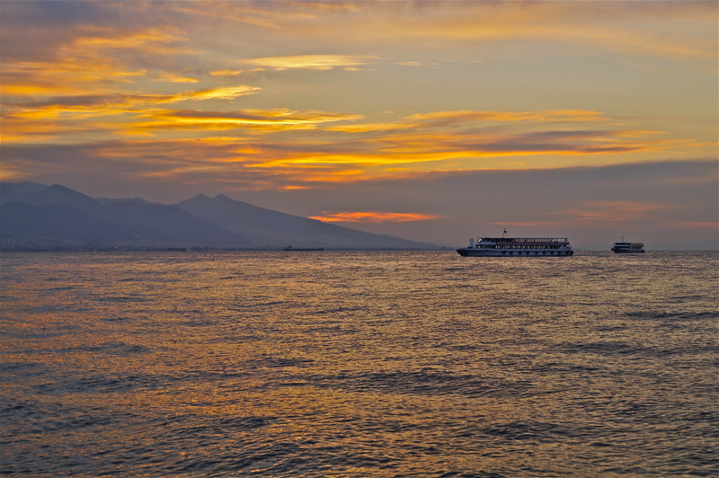 �ZM�R DE G�N SONU