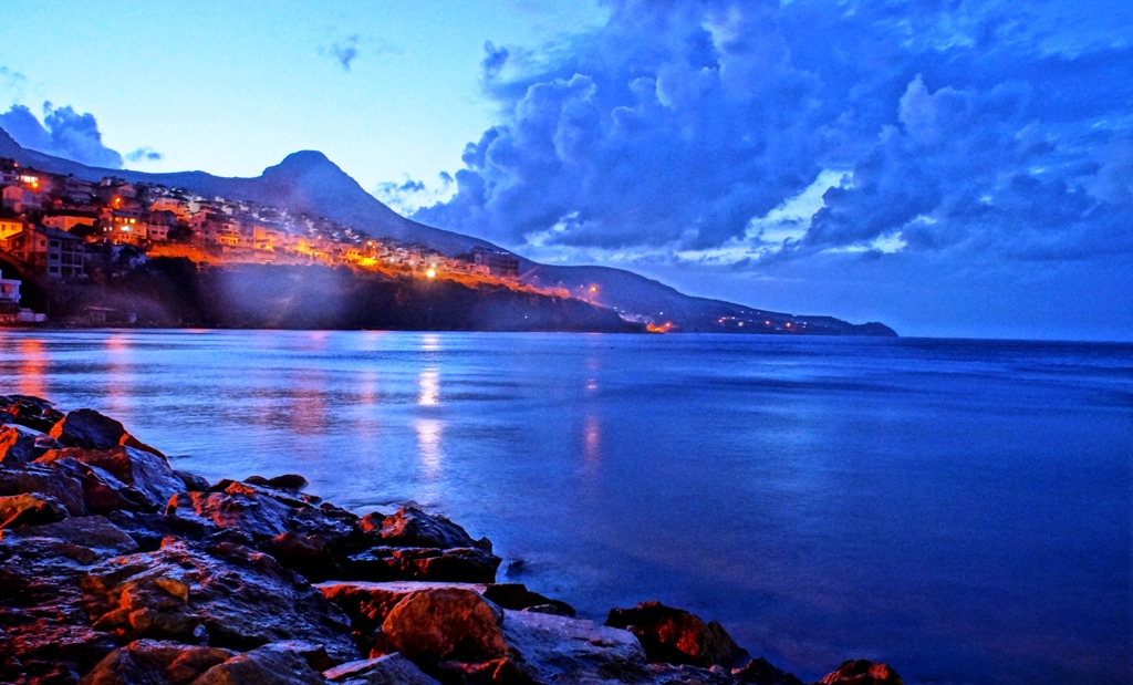 Karaburun'da puslu gece...