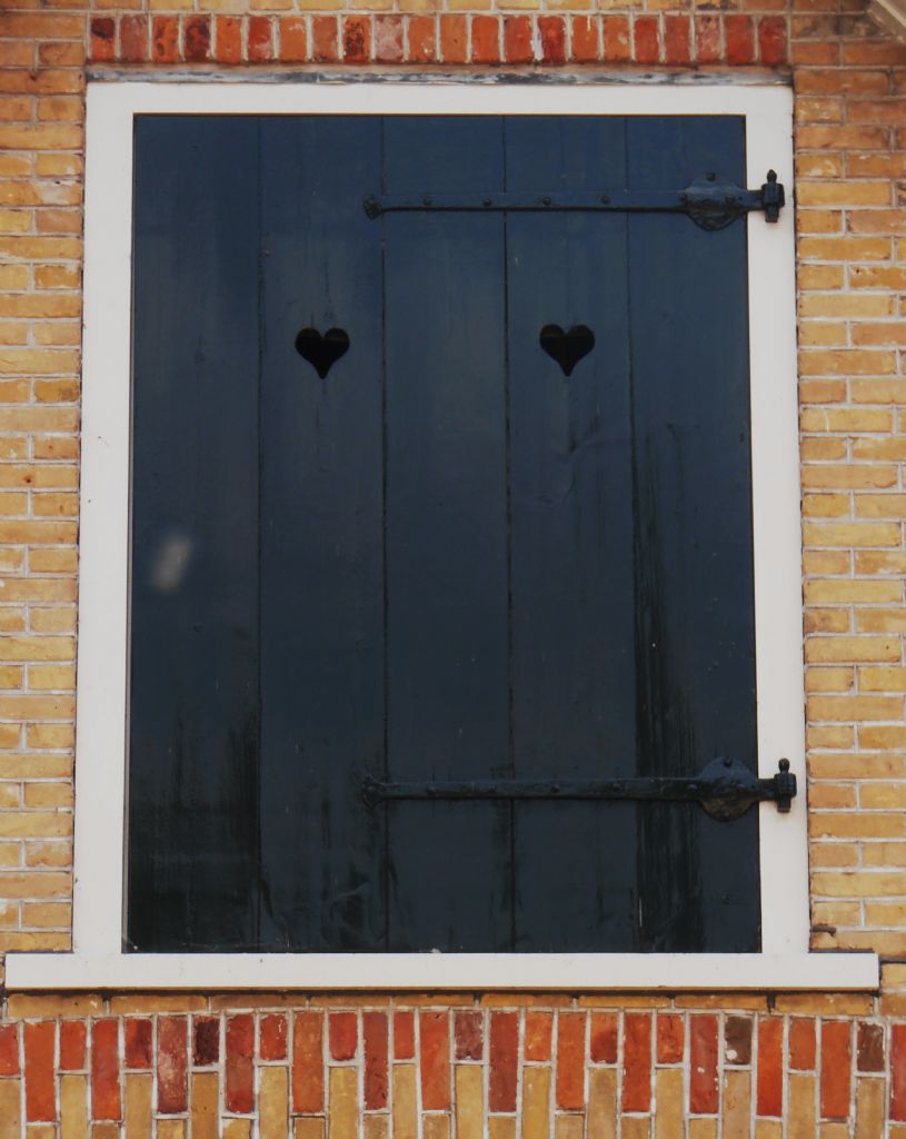 Kalp kalbe karsi derler...