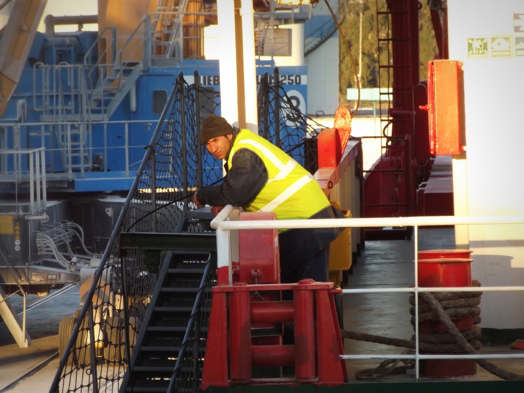 Kim bilir ne dnyor ?