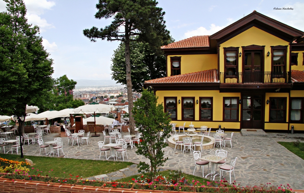 S�mb�ll� bah�e Kona��