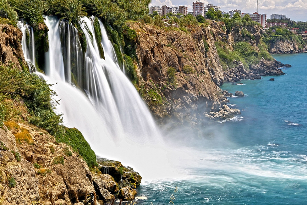 Kavu�an�n sevgisiyle kavu�ulan�n kucaklamas�n� anl