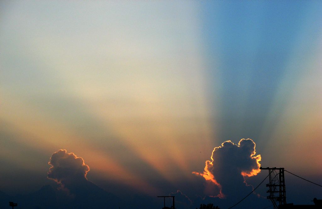 Bulutlara sakli gne...