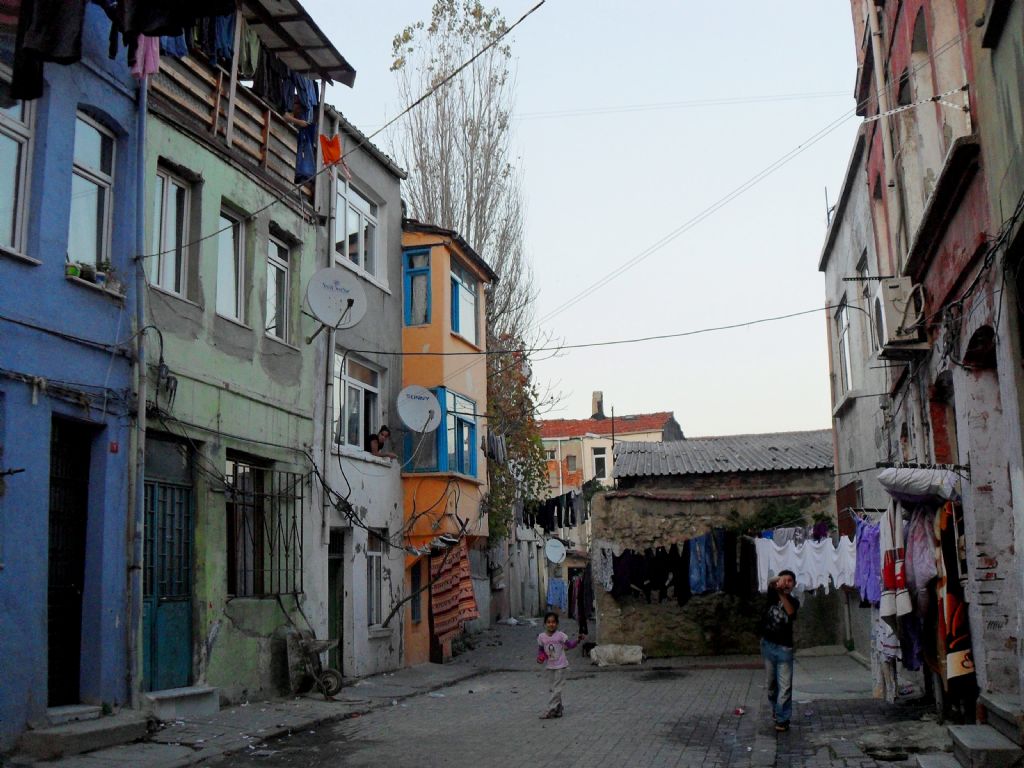 Balat'ta sokak aras� ve ya�am �ekli