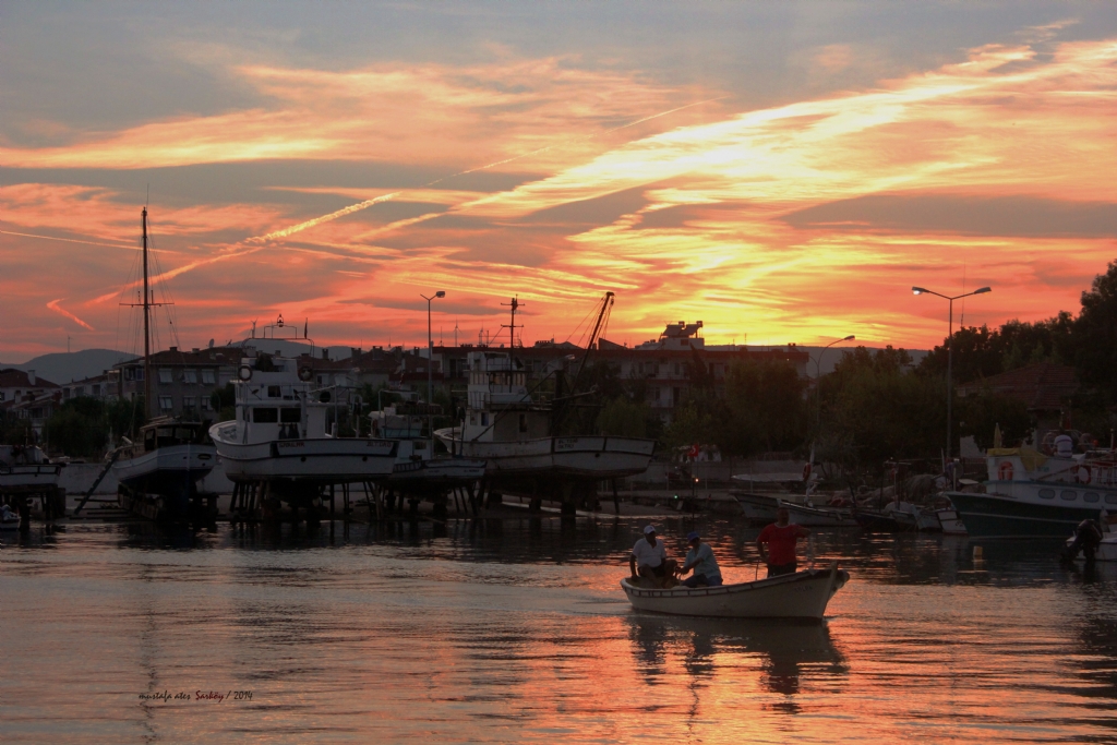 Mevlam ayr�l�k vermesin g�kte u�an ku�a Leylam