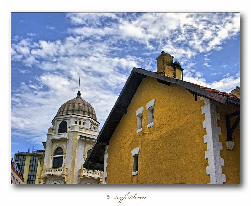 B a n d � r m a m . . .