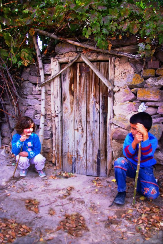 Her Yerde Ak  -  Her Yata Ak