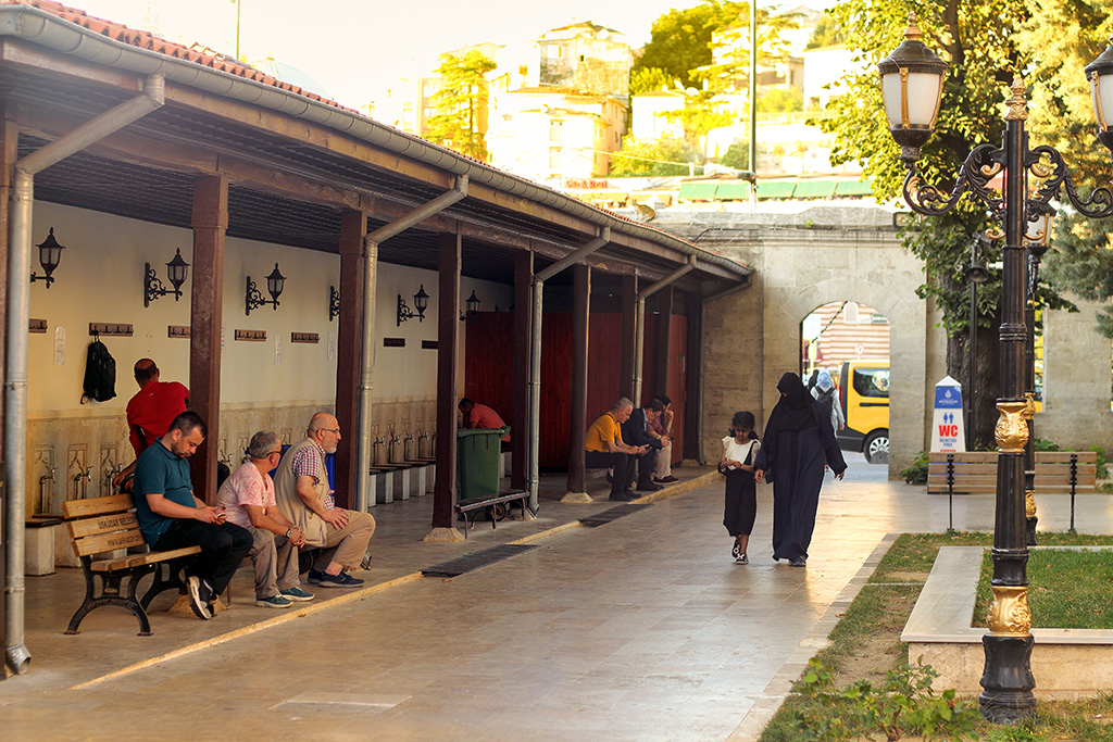 valide cami bahesi