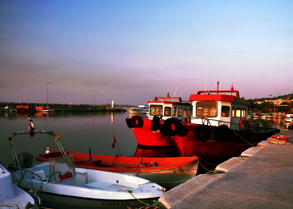 G�n Batm�nda Bir �ift K�rm�z�