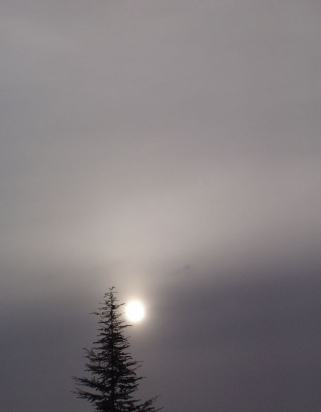 Sislerin arkasndaki gne