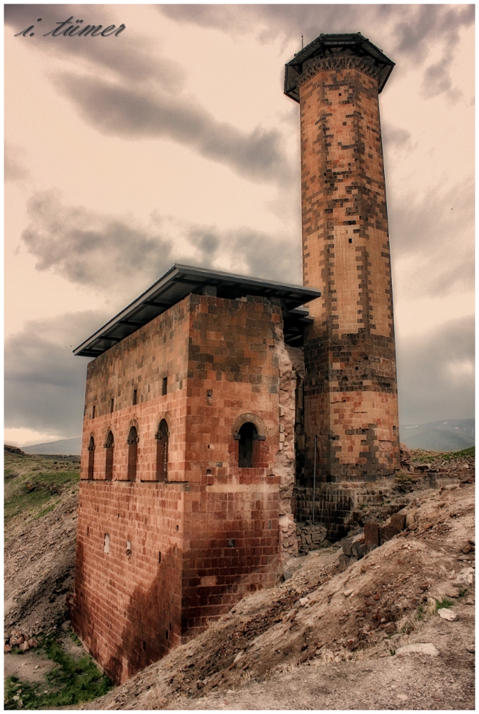 Ebul Manucehr Camii