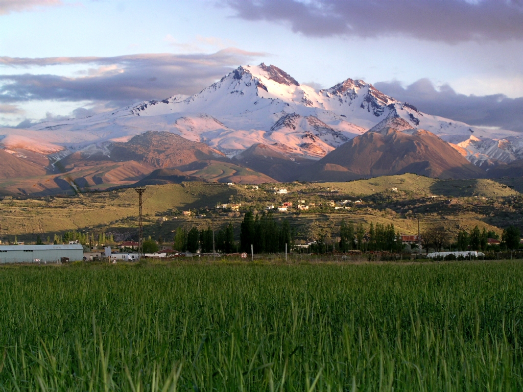 Mezarlktan Erciyes Grnts