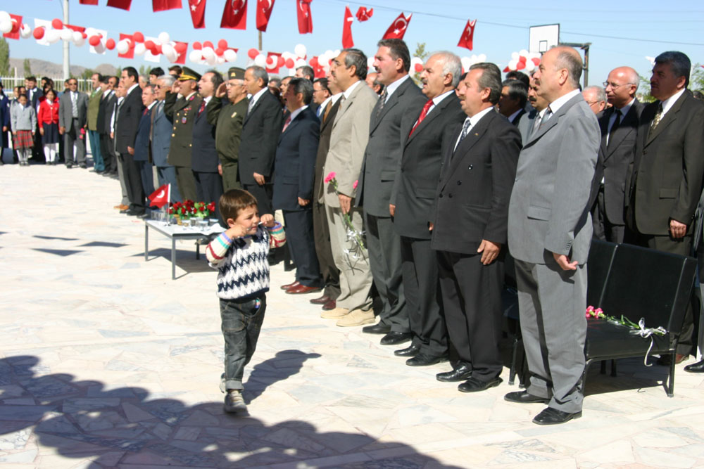 �OCUK HERYERDE G�ZEL