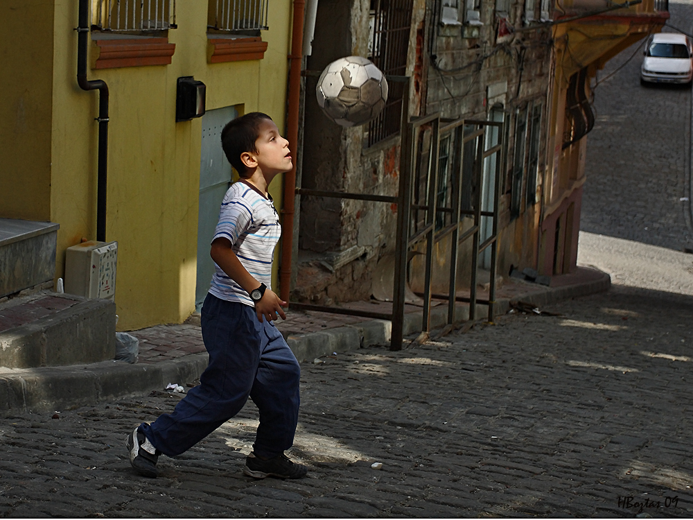 Gelecek, gelecek mi?