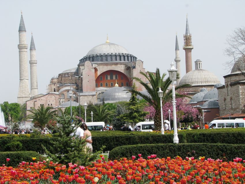 ayasofya, laleler ve a�k