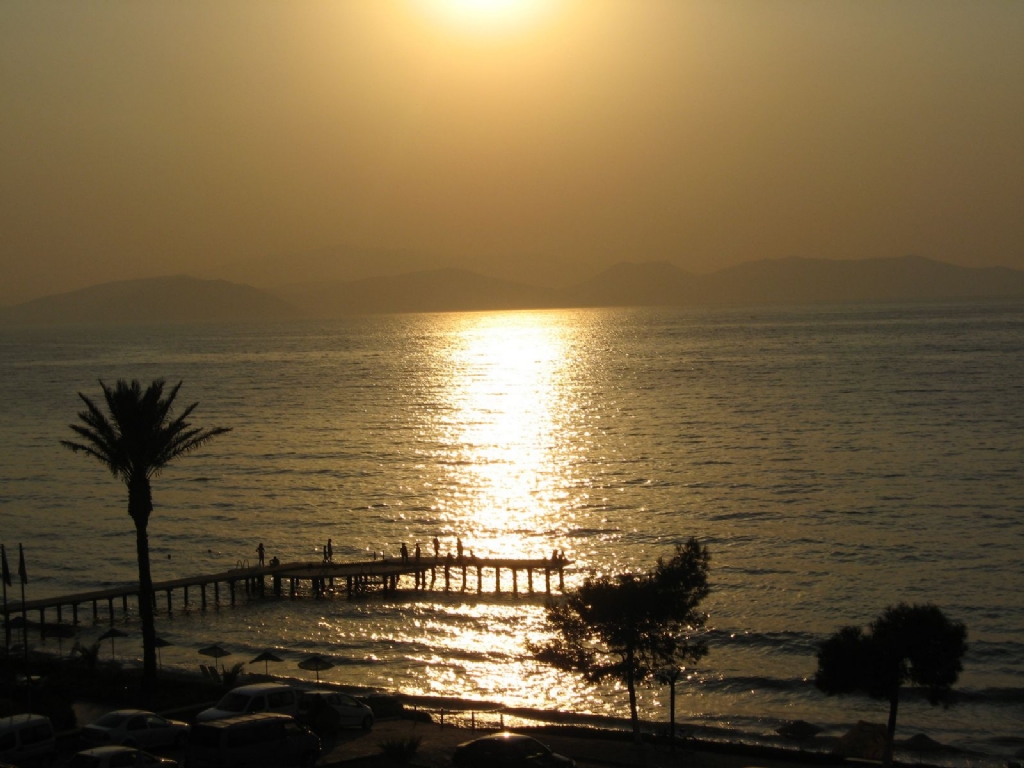 Ku�adas�- G�zel�aml� G�ne�in Bat���